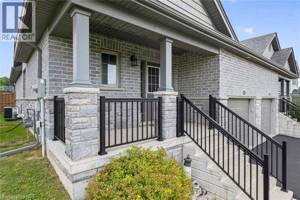 11 HACKBERRY Lane