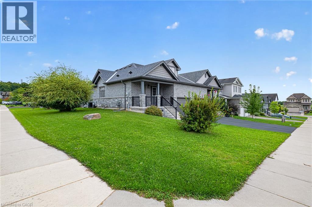 11 HACKBERRY Lane