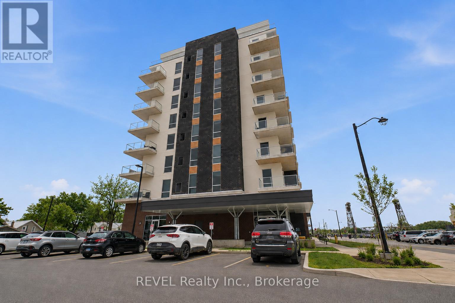 605 - 118 WEST STREET