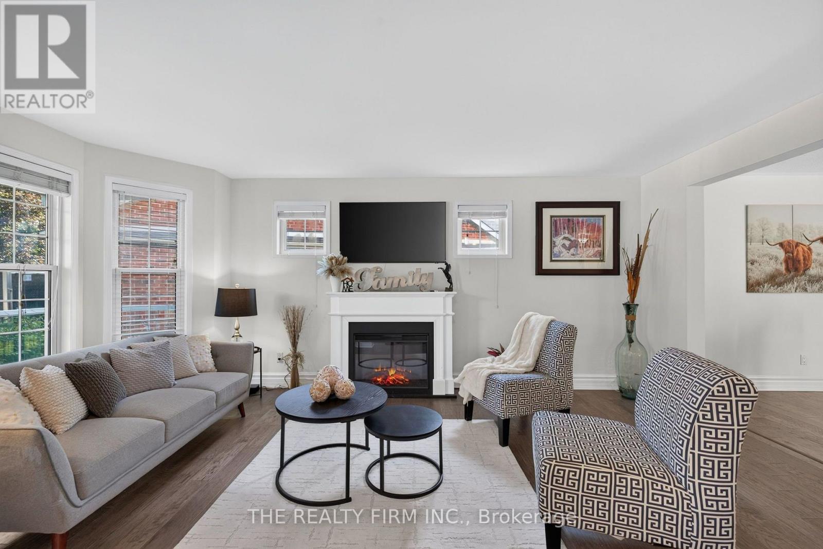 6 OAKDALE PLACE