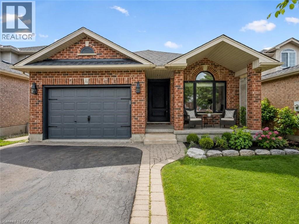 18 KEYS Crescent