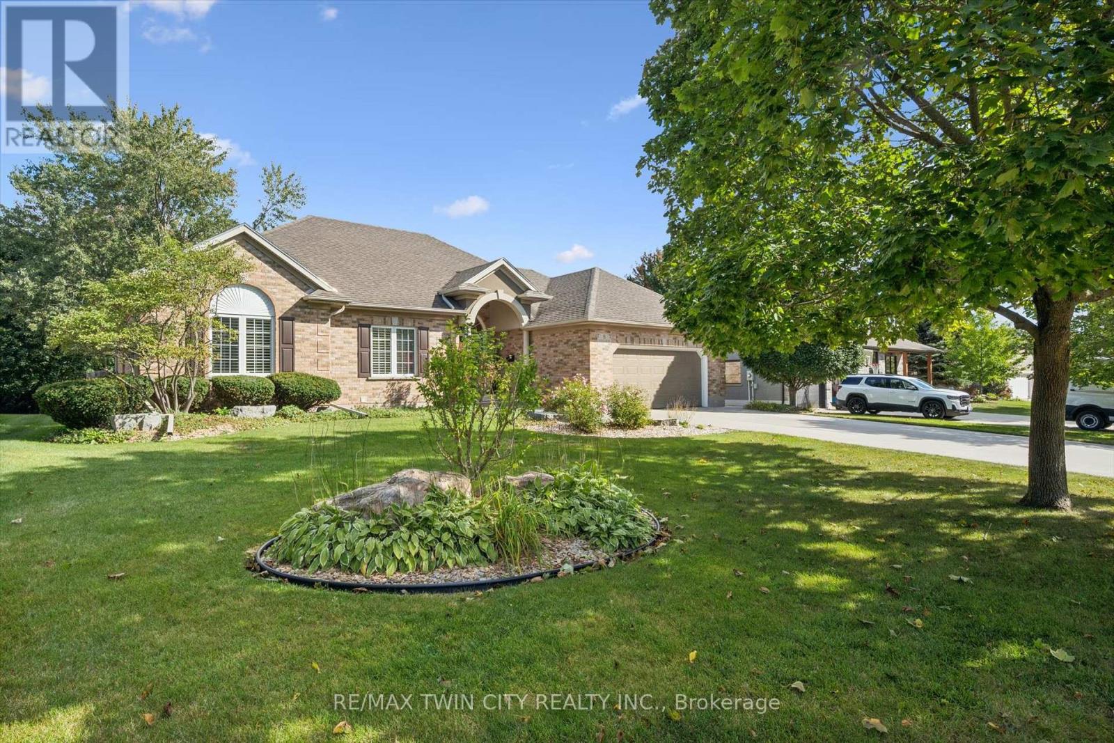 8 CHANCELLOR DRIVE