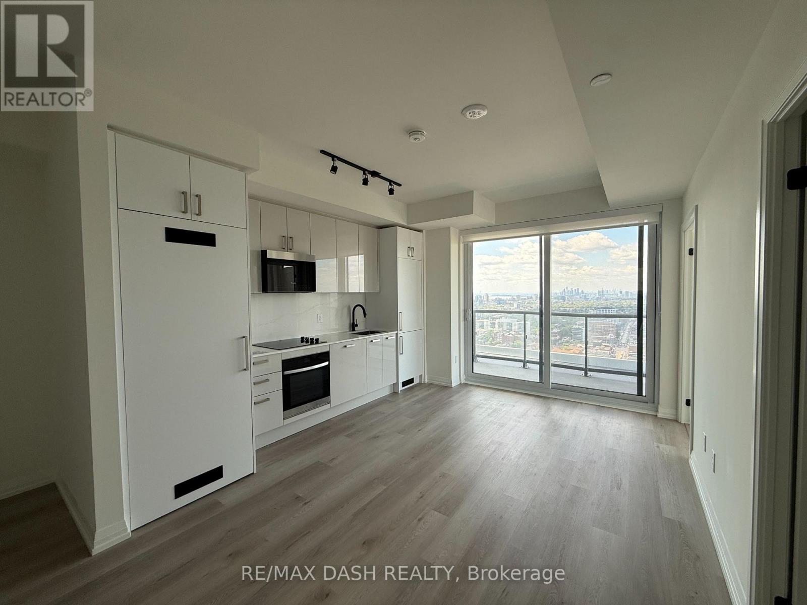 3111 - 280 DUNDAS STREET W