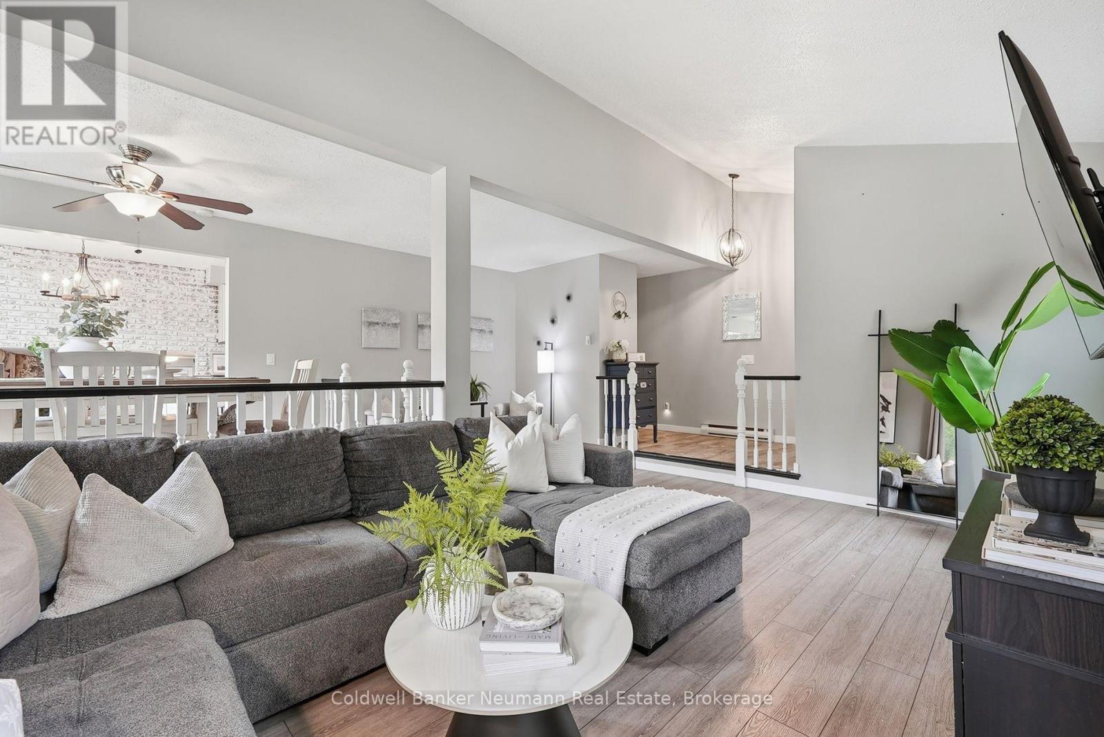 8 PICKWICK PLACE