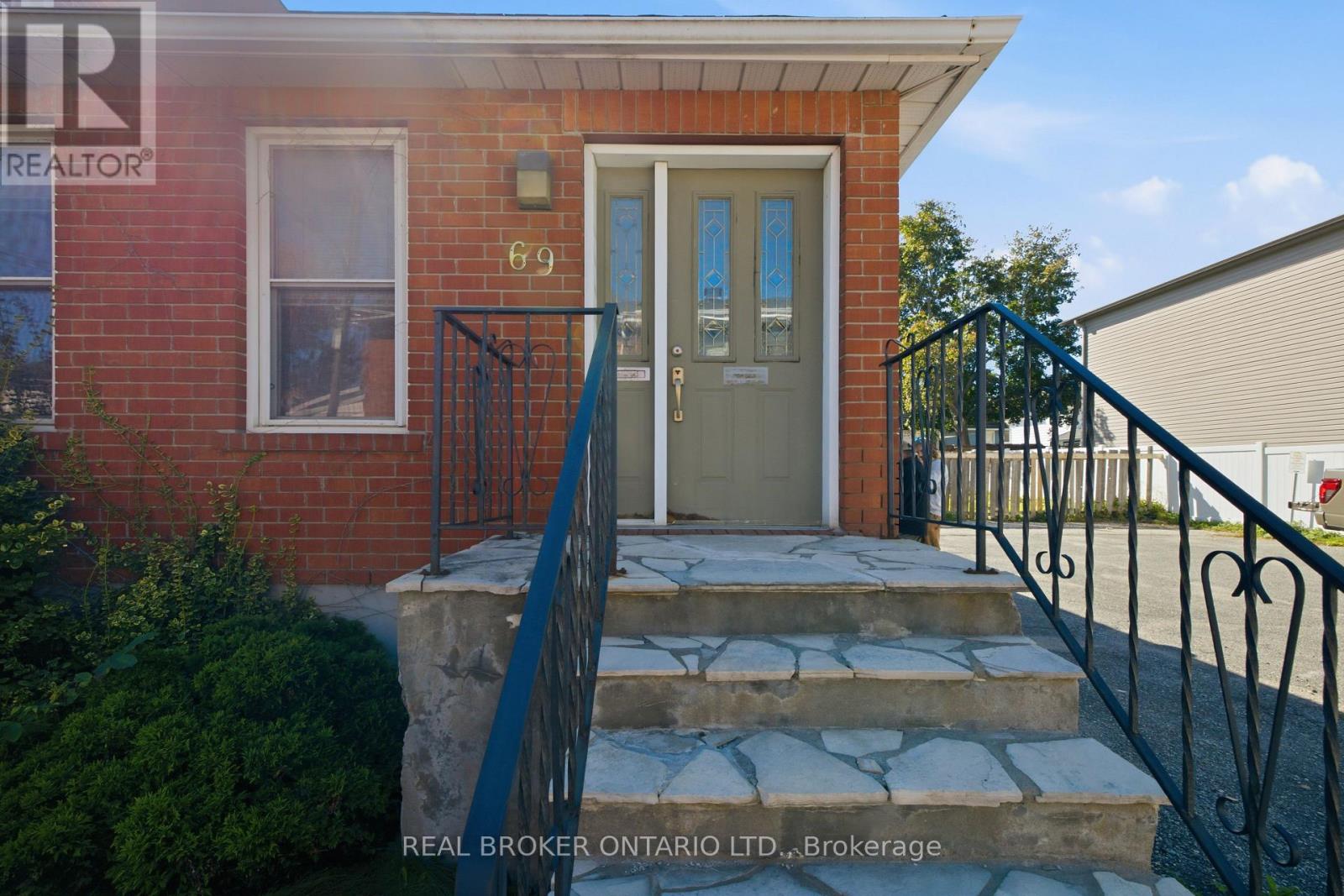 69 LAKE AVENUE W