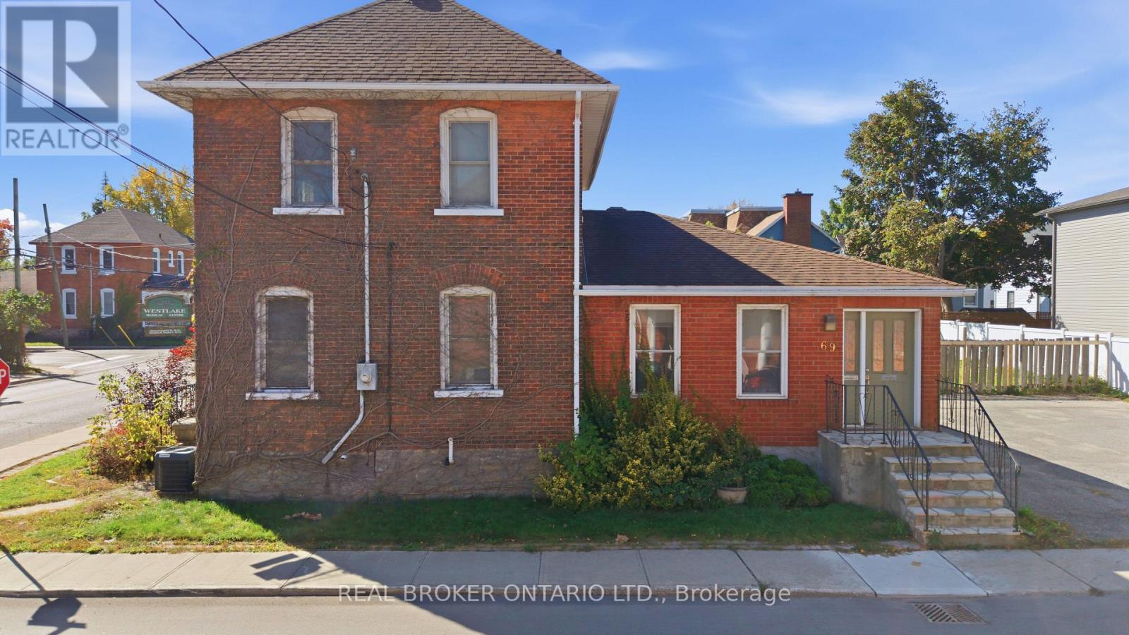 69 LAKE AVENUE W