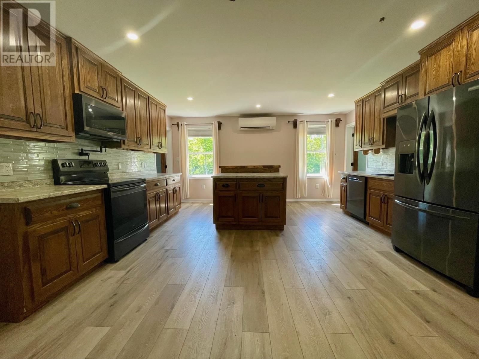 1702 INKERMAN Road - Photo 4