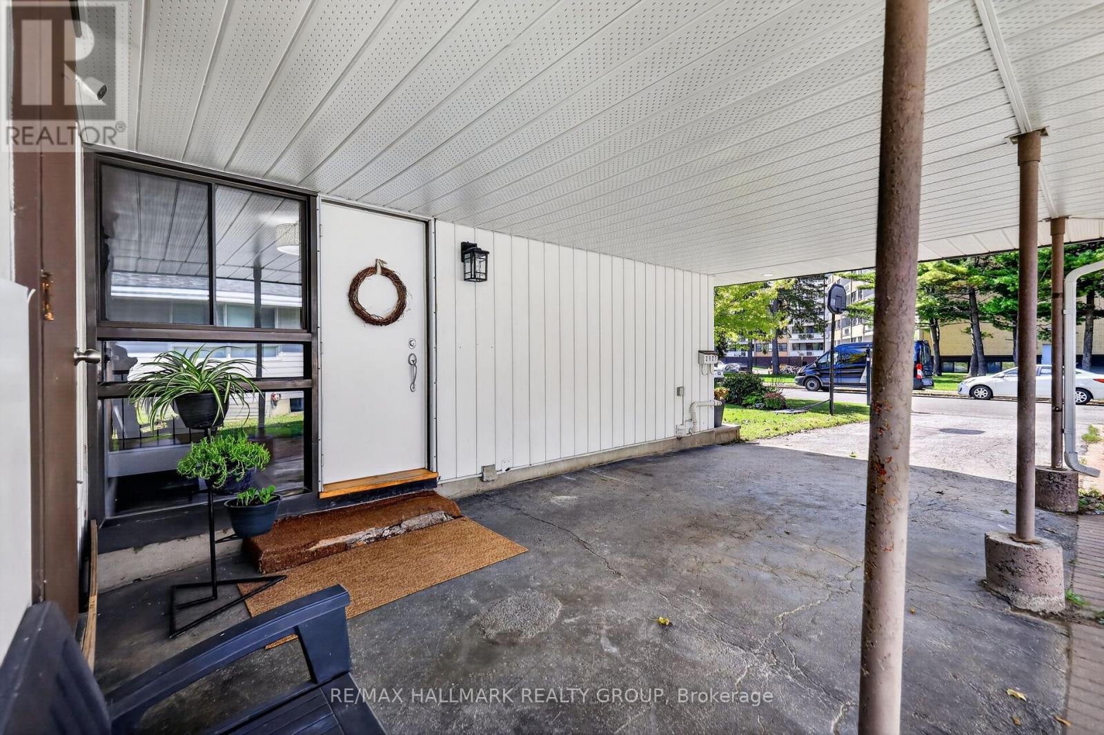 2627 NORBERRY CRESCENT