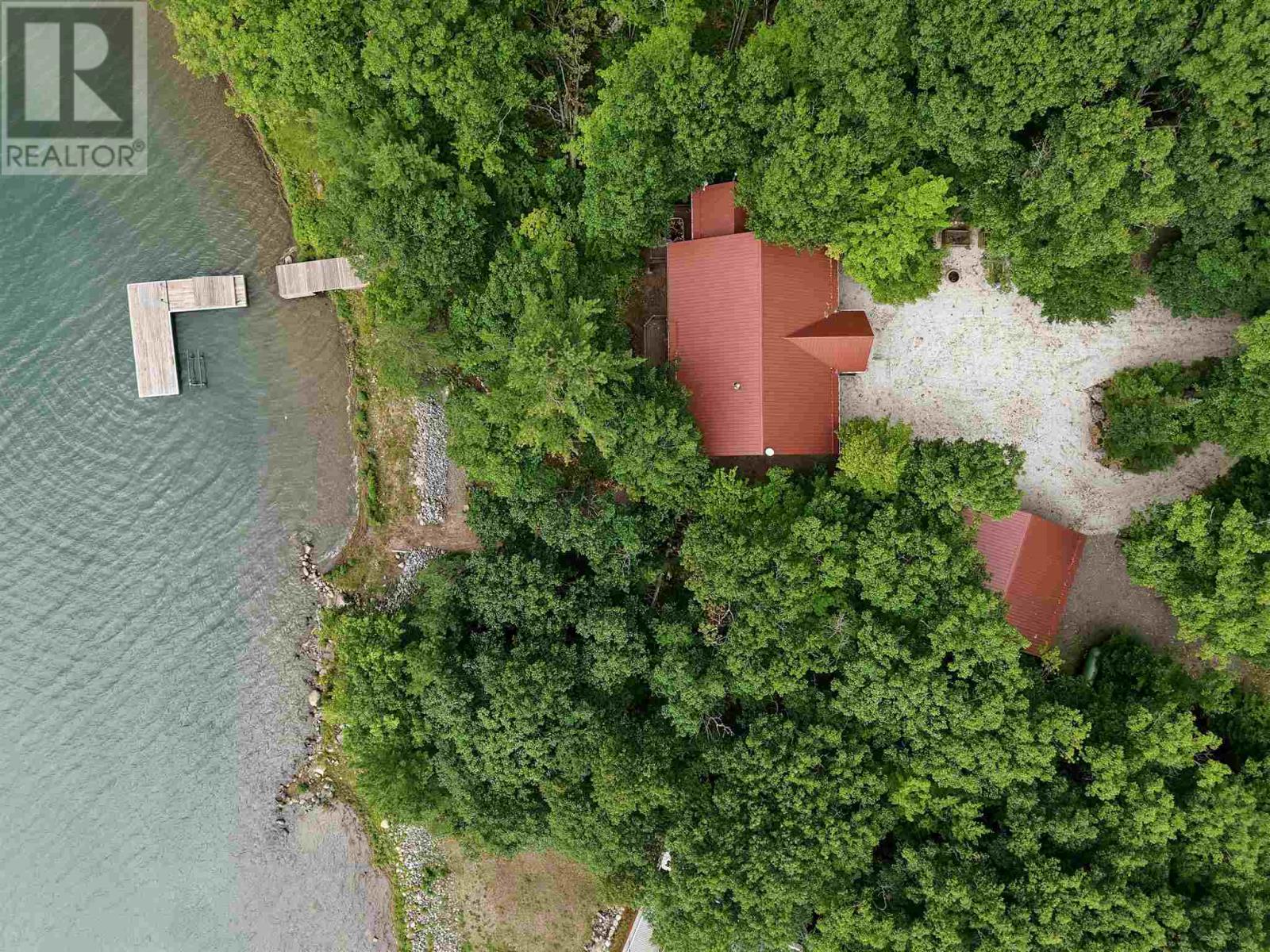 687 Finns Bay RD - Photo 2