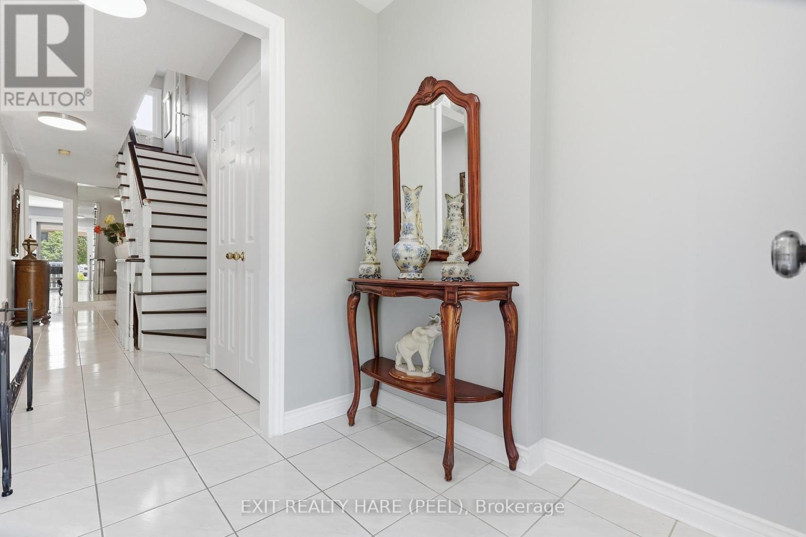 14 WARRINGTON COURT - Photo 4