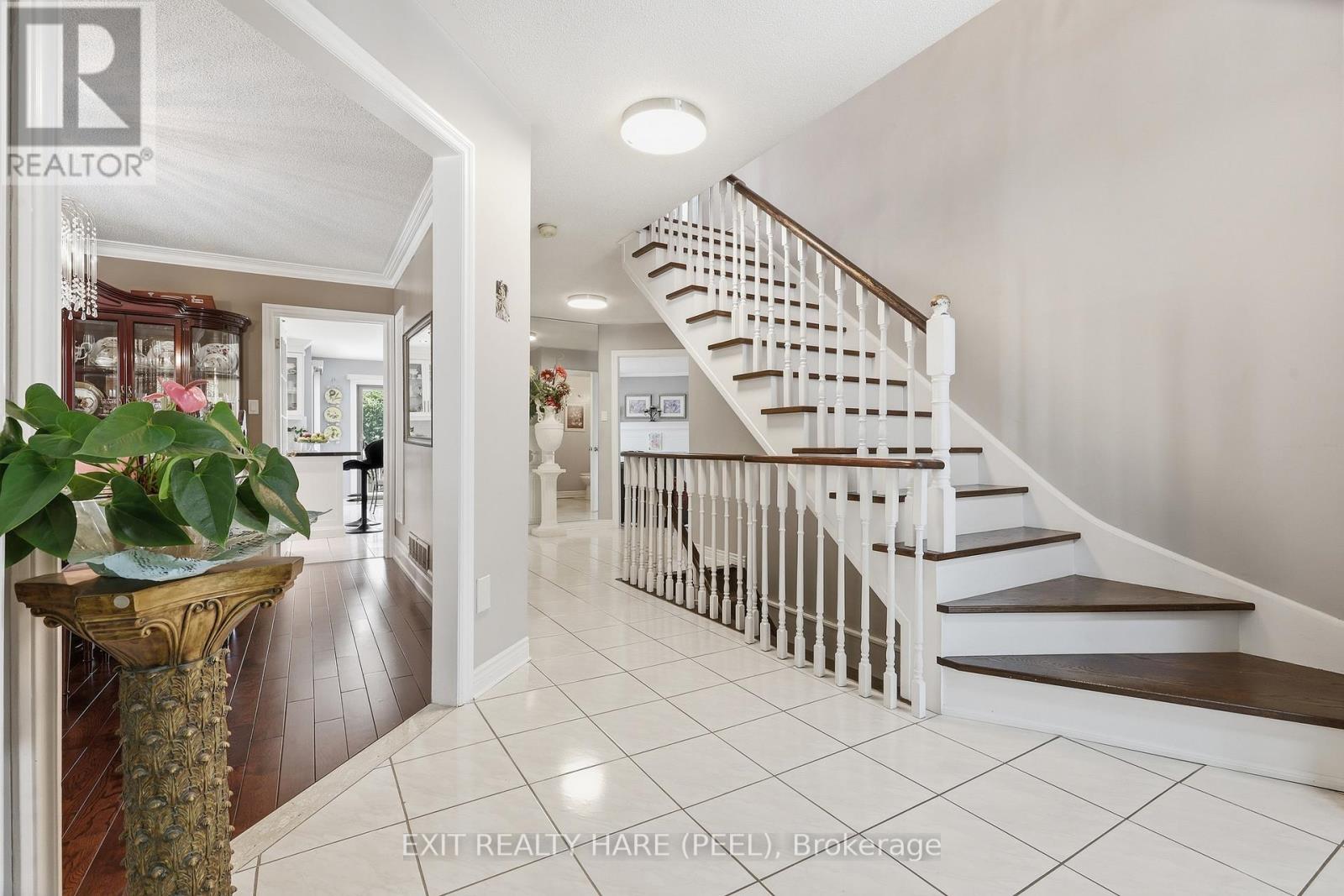 14 WARRINGTON COURT - Photo 3