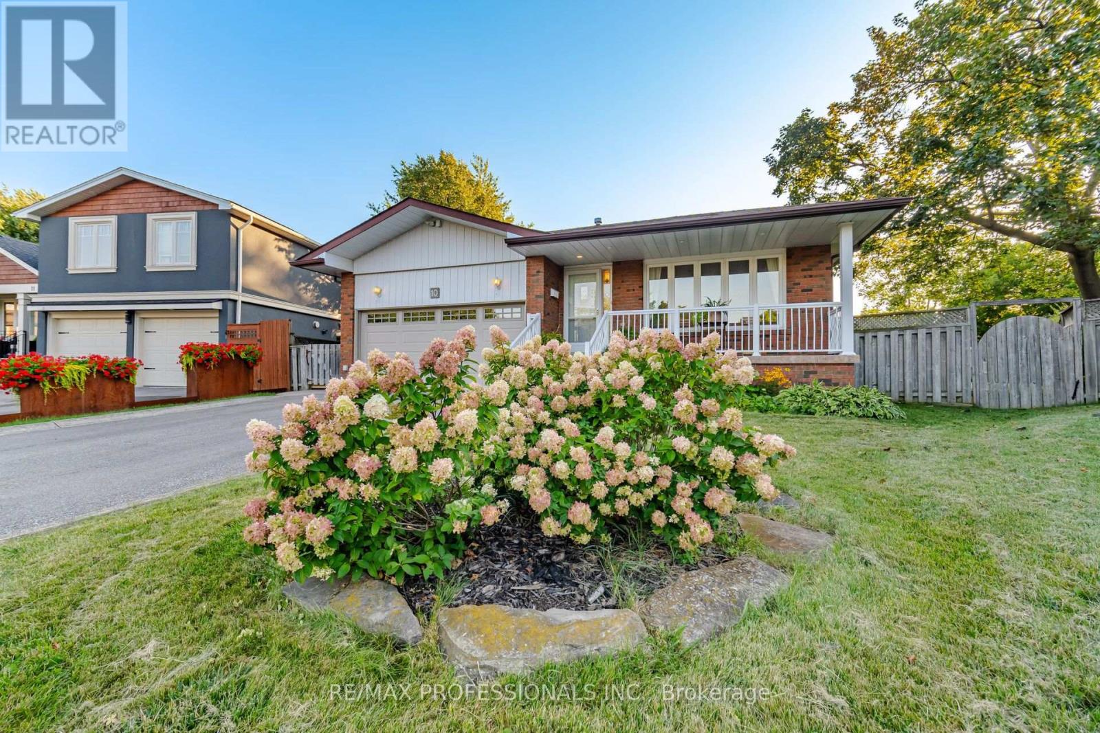 10 HOPEDALE COURT