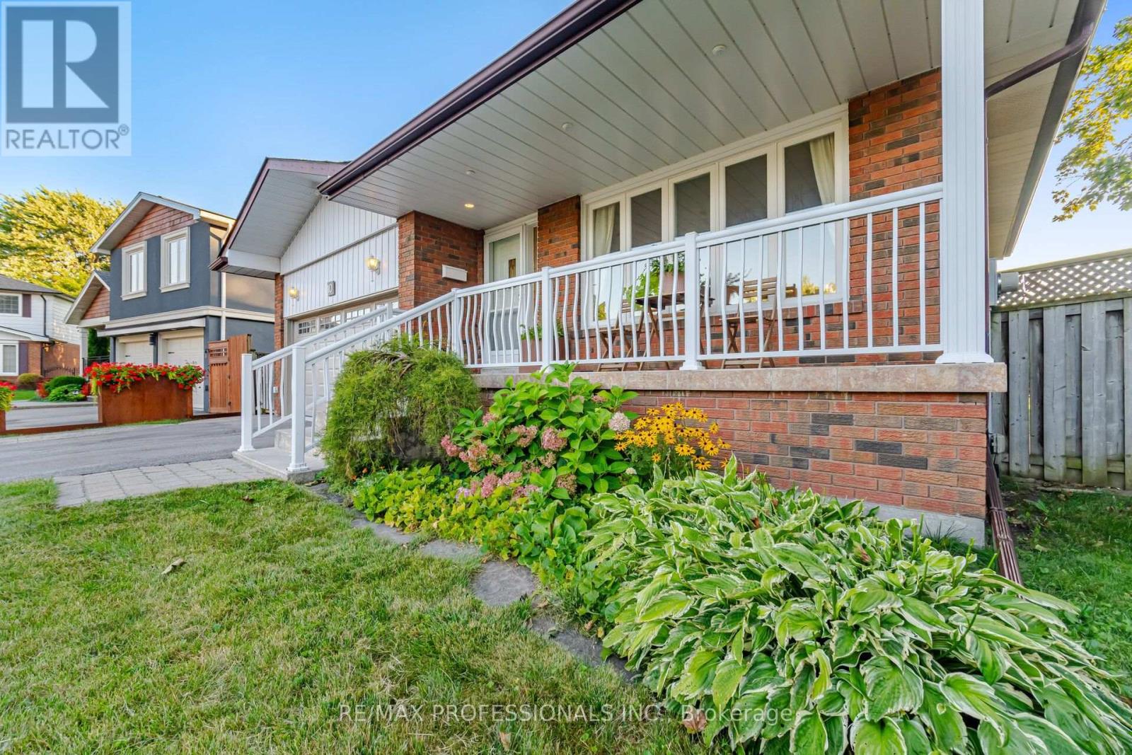 10 HOPEDALE COURT