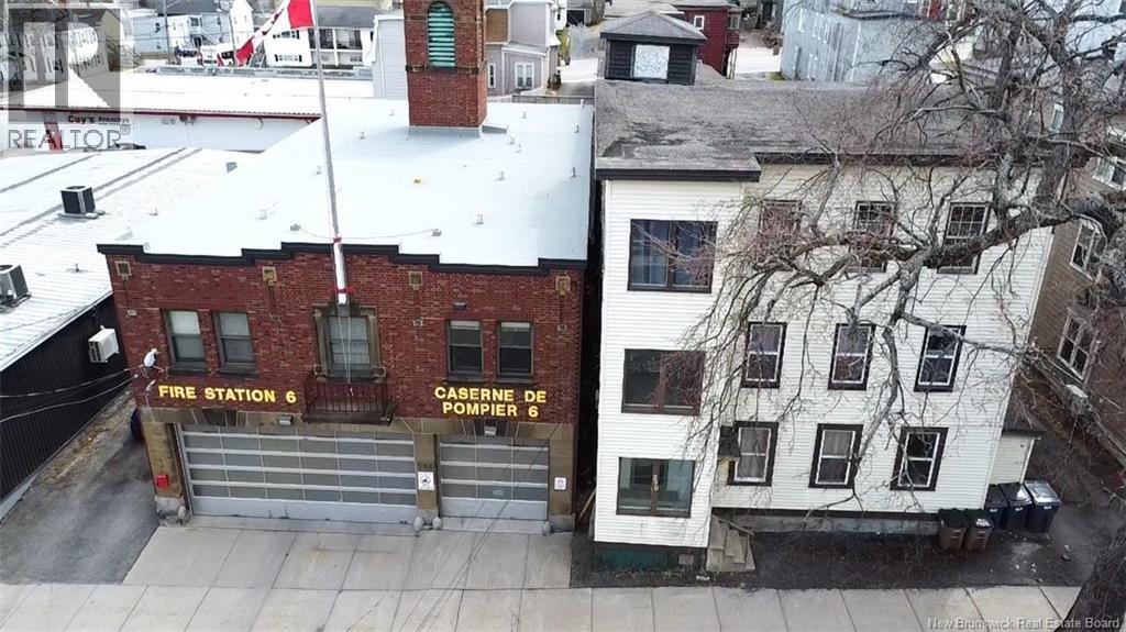 290 King St W - Photo 2