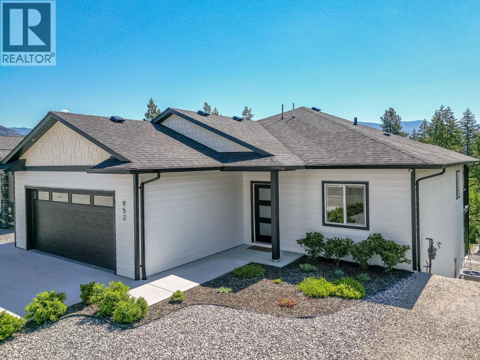 952 Ridgewood Drive