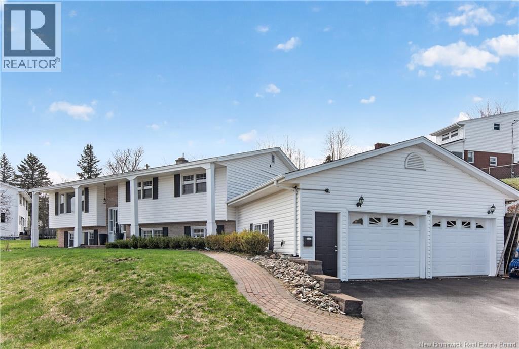 216 Westmount Boulevard - Photo 2
