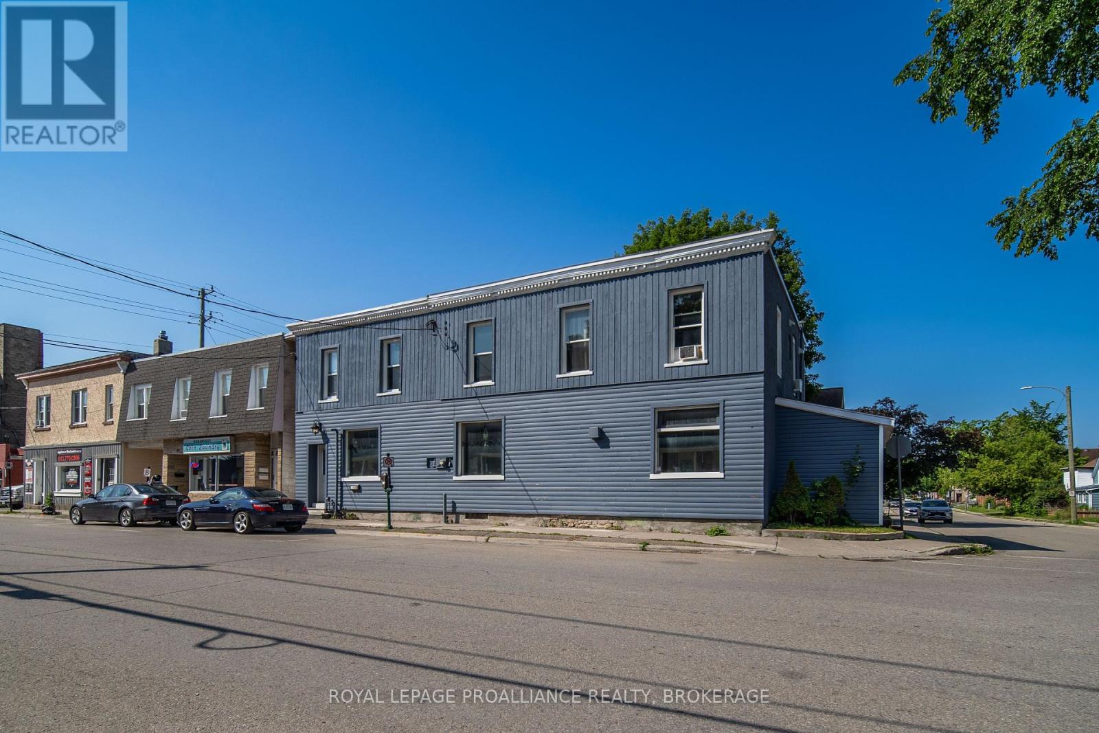94 CHARLES STREET N