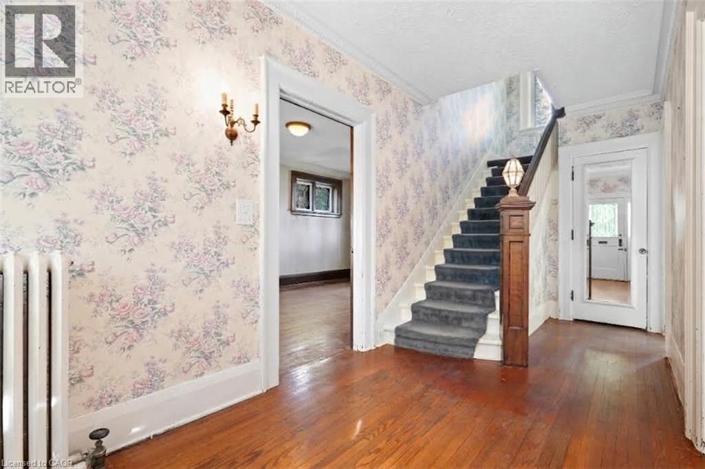 32 WENTWORTH Avenue