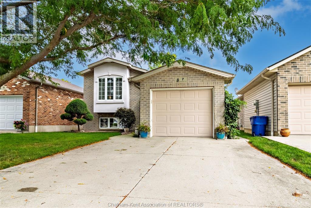 7 FROBISHER COURT, CHATHAM, ON N7L 5P9 - Image 3364905554.jpeg?d=l