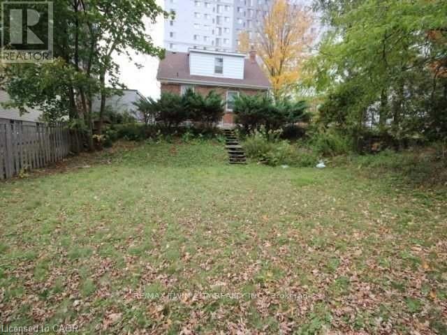 342 KING ST N STREET N