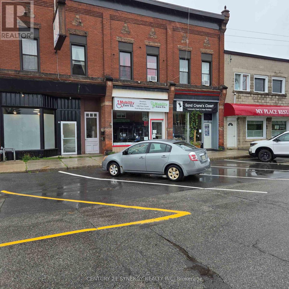 12 MAIN STREET W