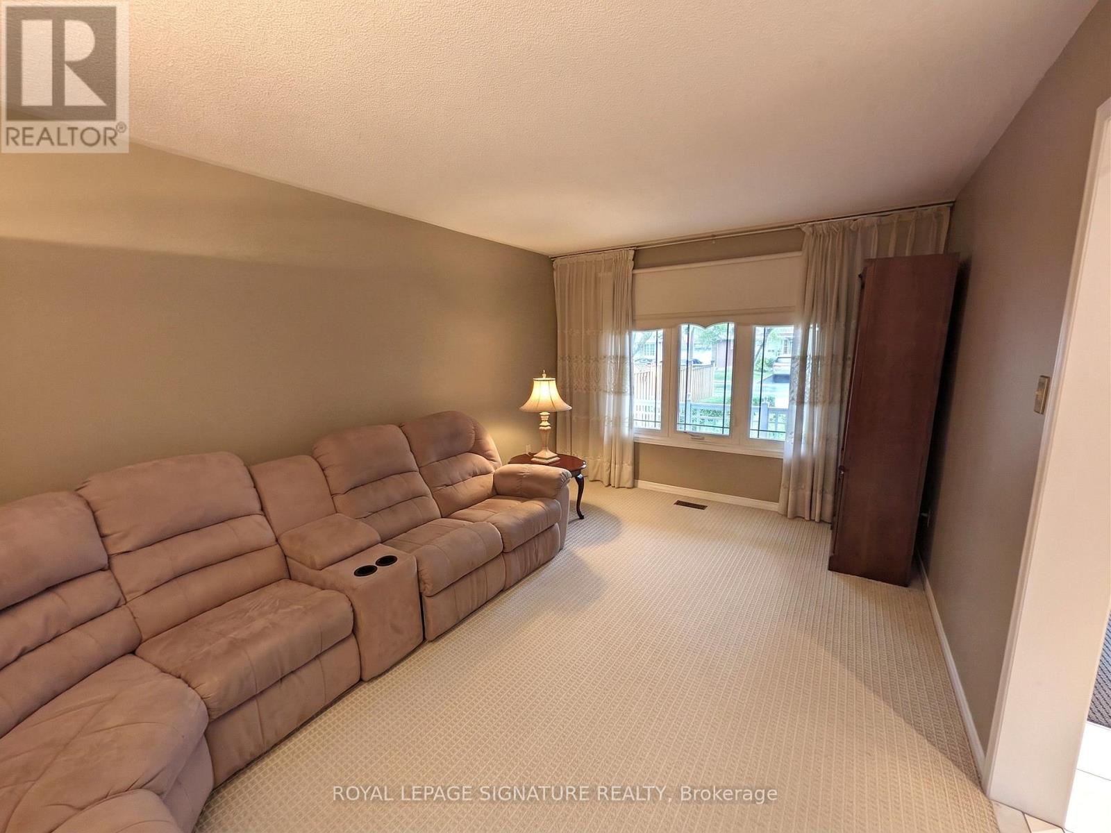 44 BANKVIEW CIRCLE