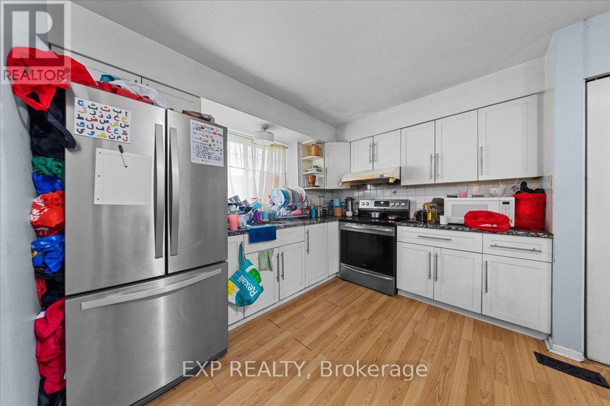 9 - 2960 PENNY DRIVE