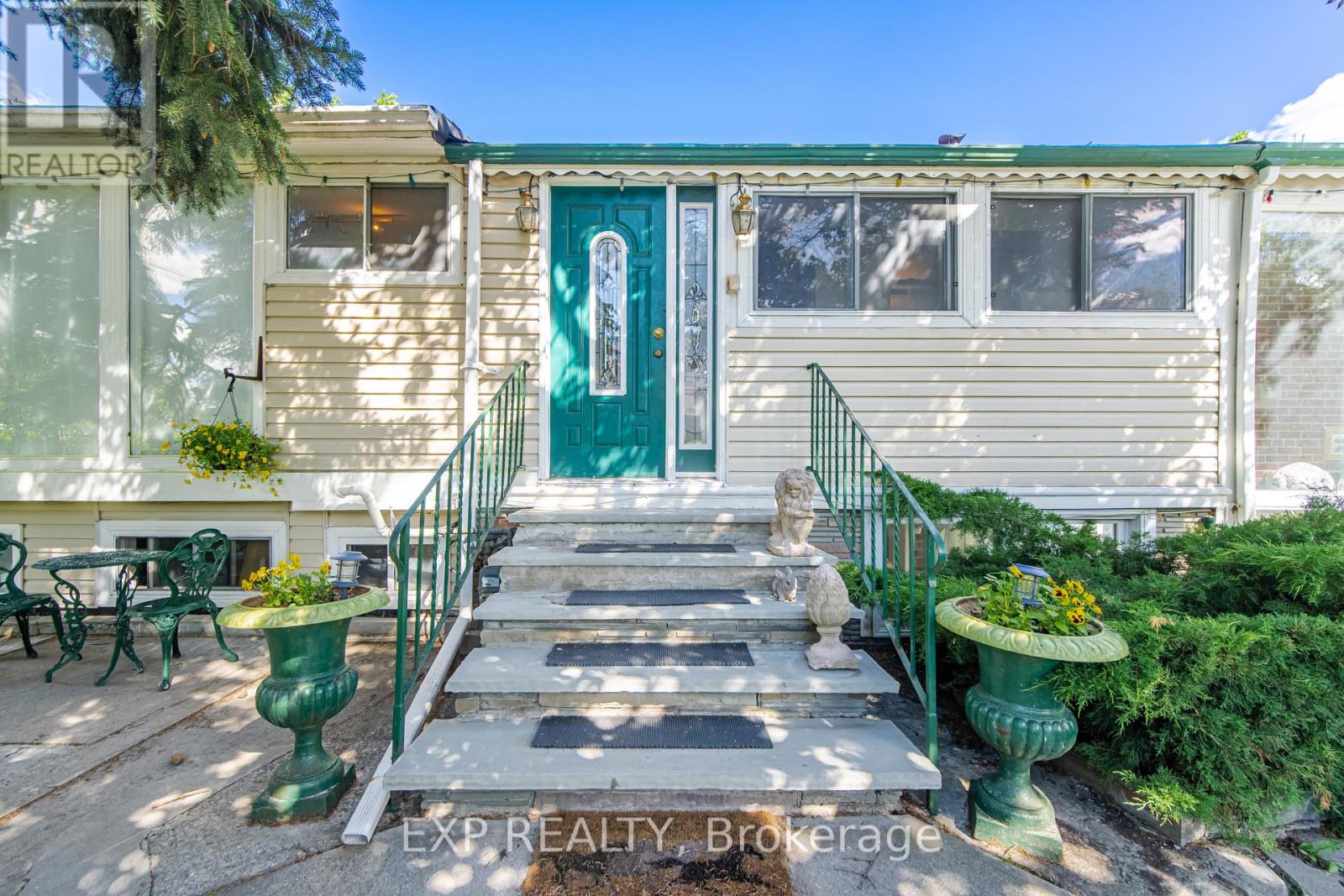 43 RIDGEMOOR AVENUE