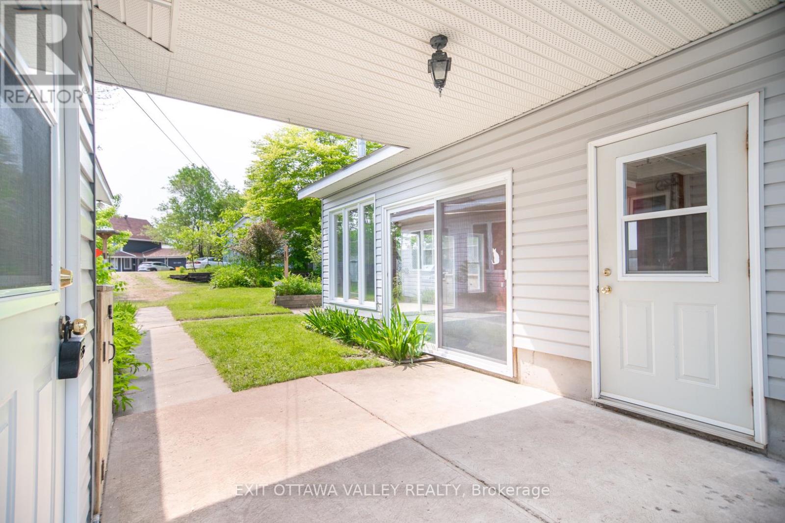 415 TRAFALGAR ROAD - Photo 3