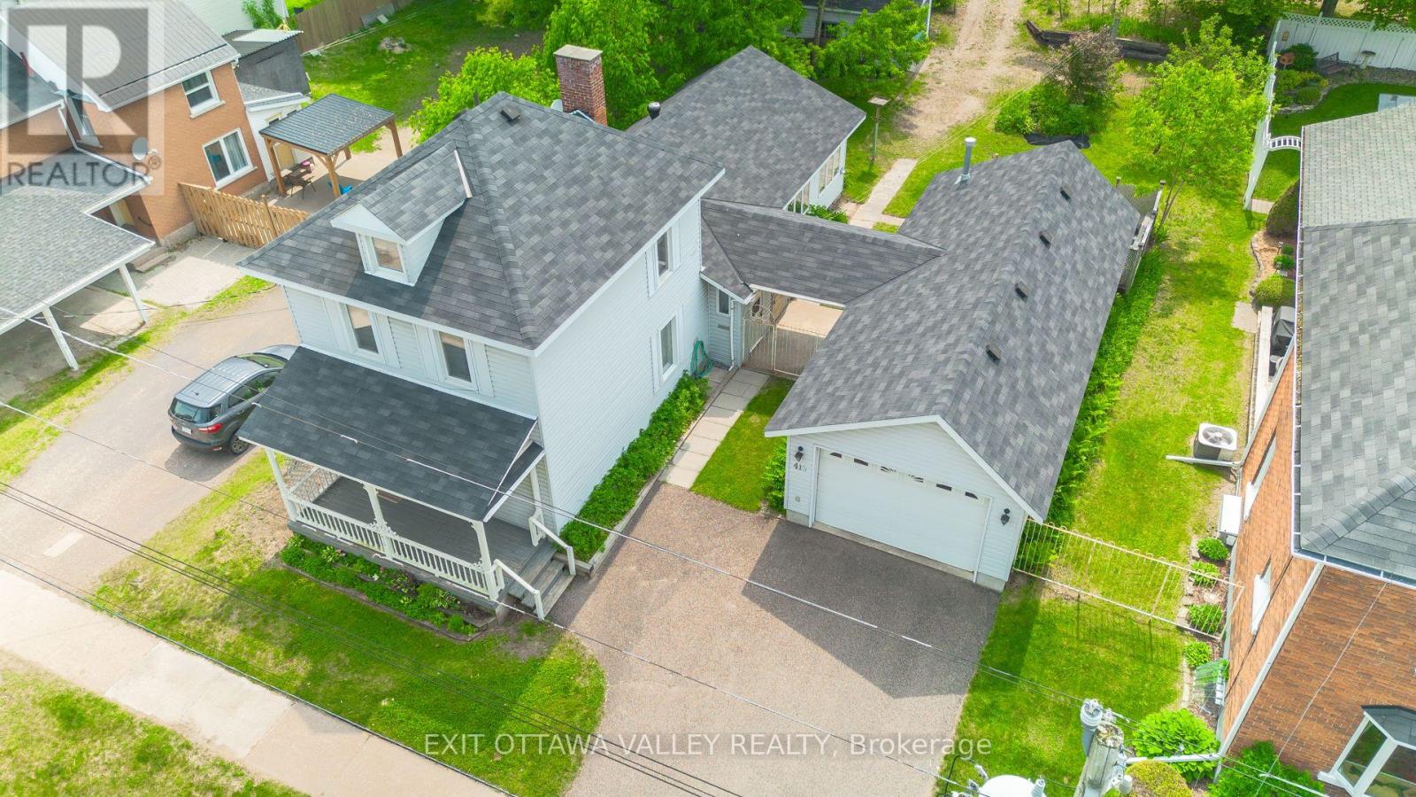 415 TRAFALGAR ROAD - Photo 2