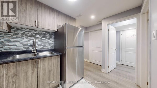 50 Neelands Cres, Toronto (Morningside), ON 3