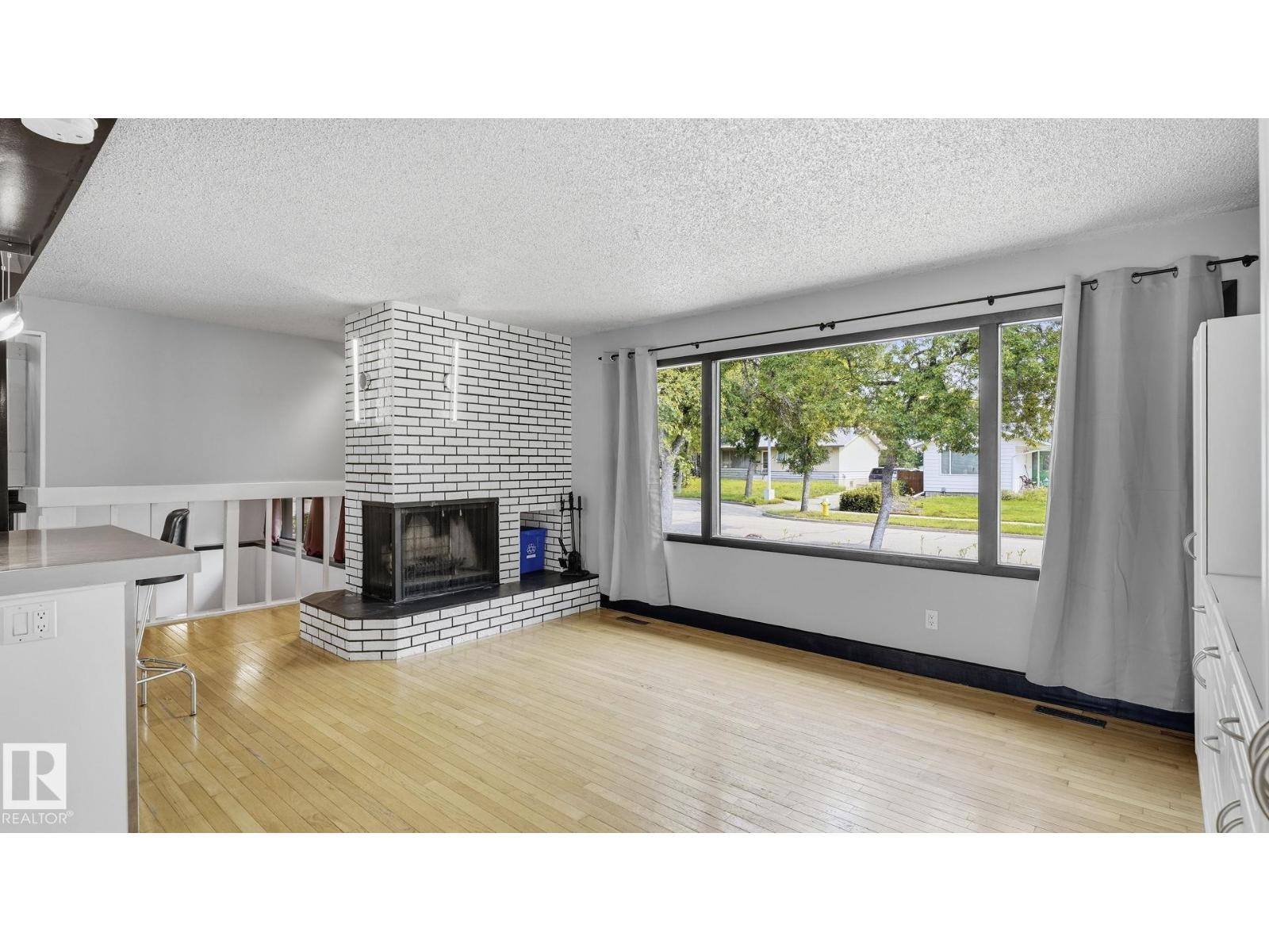 9216 93 ST