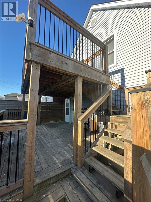 110 ROBINS Avenue