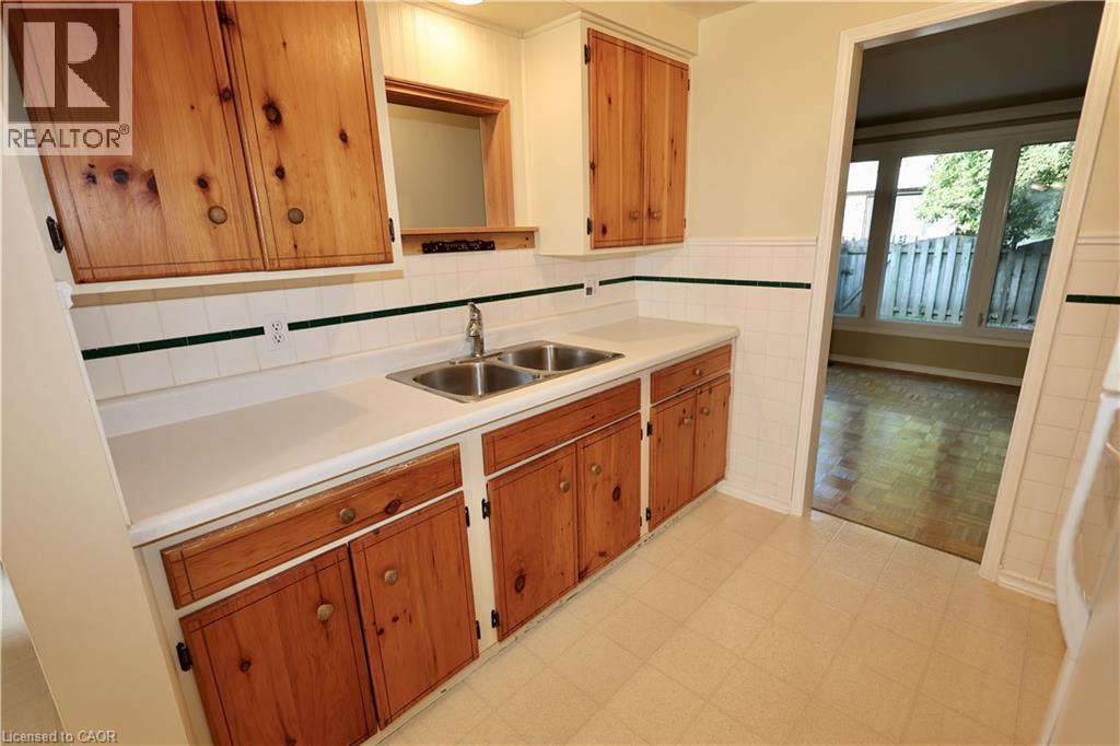 91 AVONWOOD Drive Unit# 34