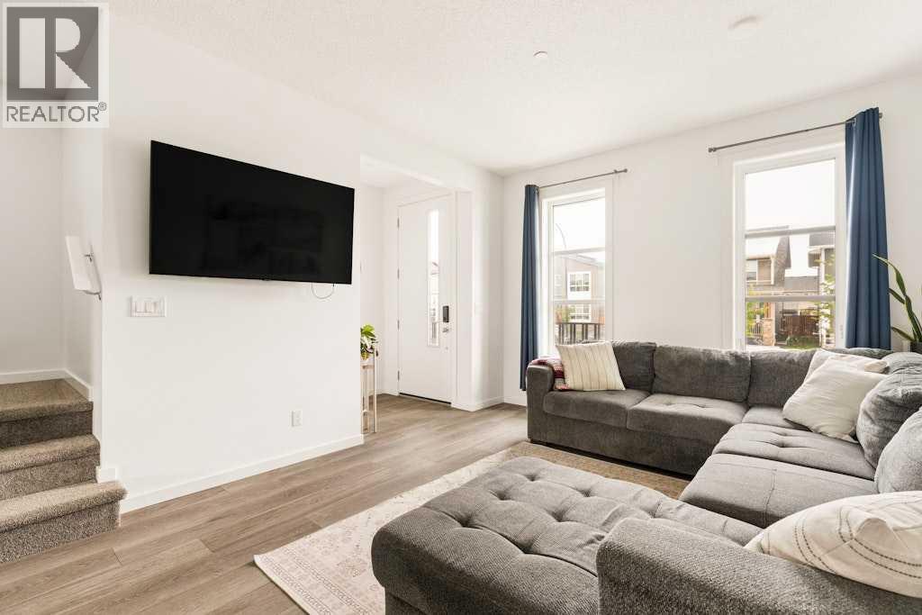 39 Howse Rise NE
