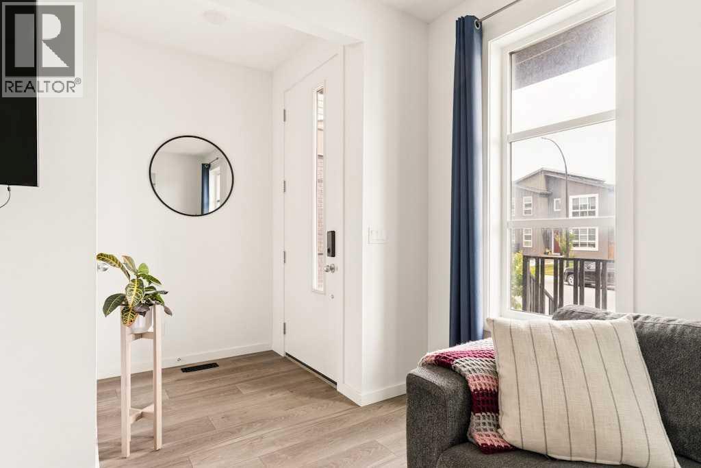 39 Howse Rise NE