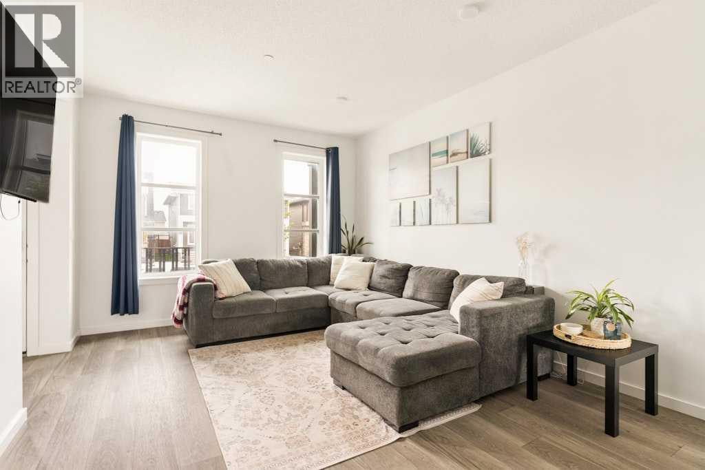 39 Howse Rise NE
