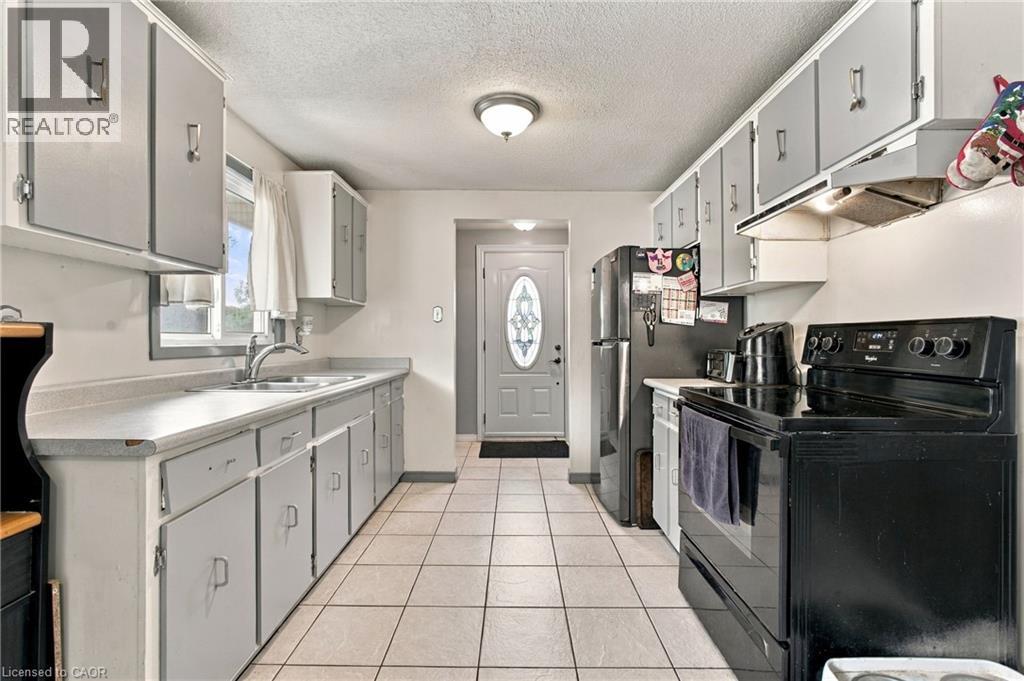 135 CEDARHILL Crescent
