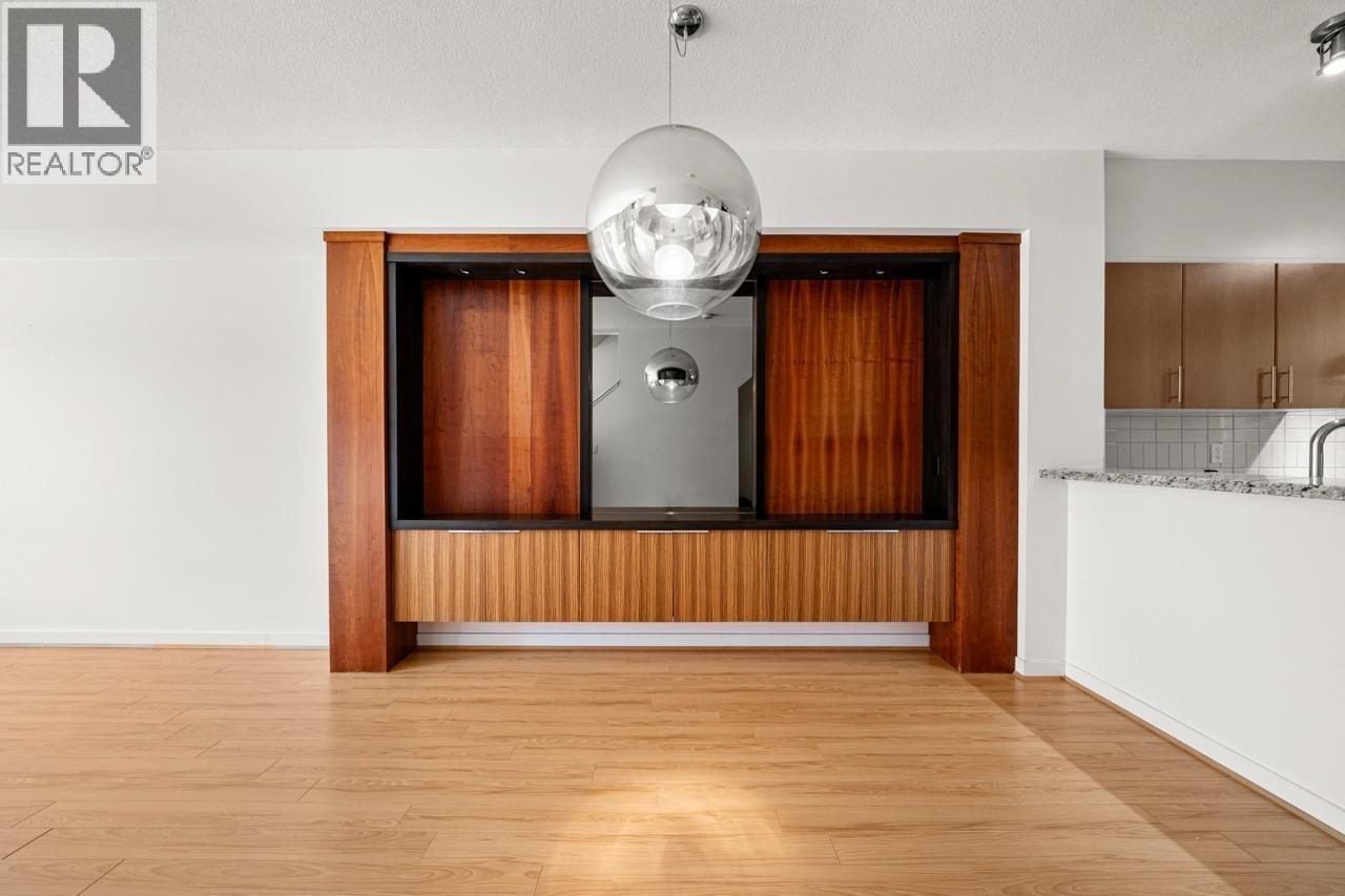 3 301 KLAHANIE DRIVE
