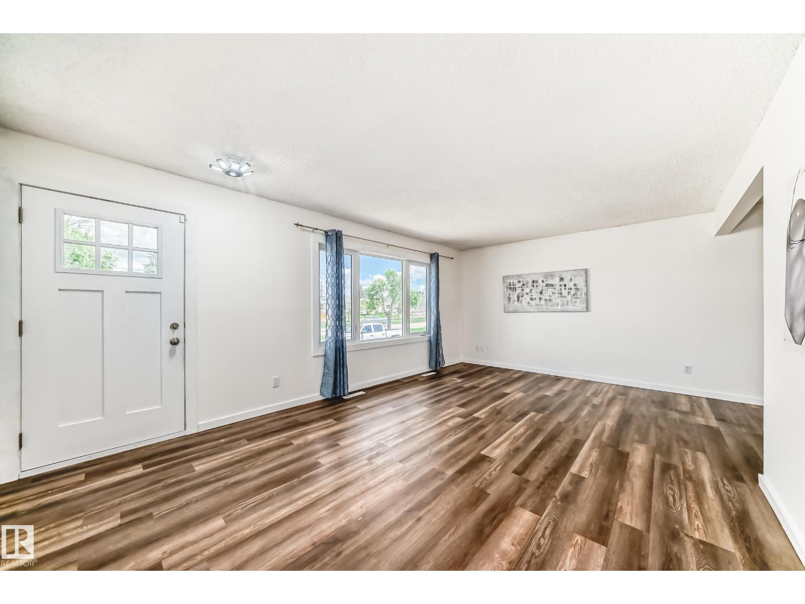 13428 82 ST NW