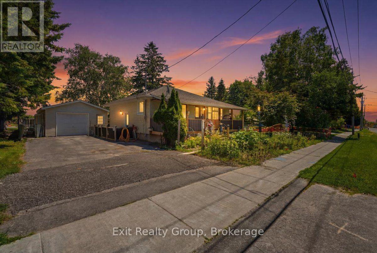 119 PRINCE EDWARD STREET - Photo 2