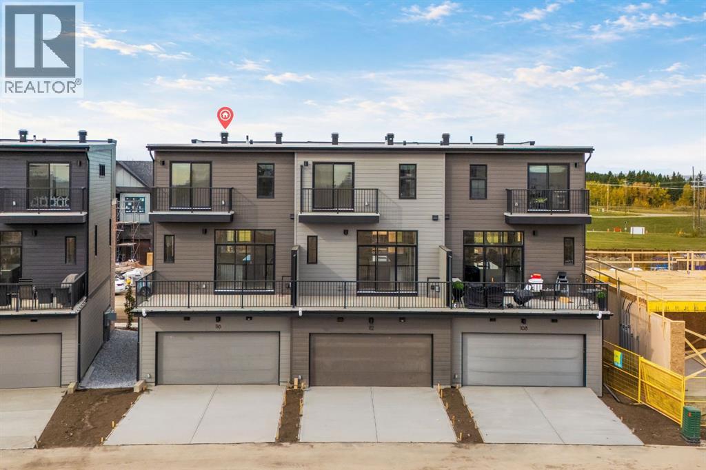116 Greenwich Drive NW