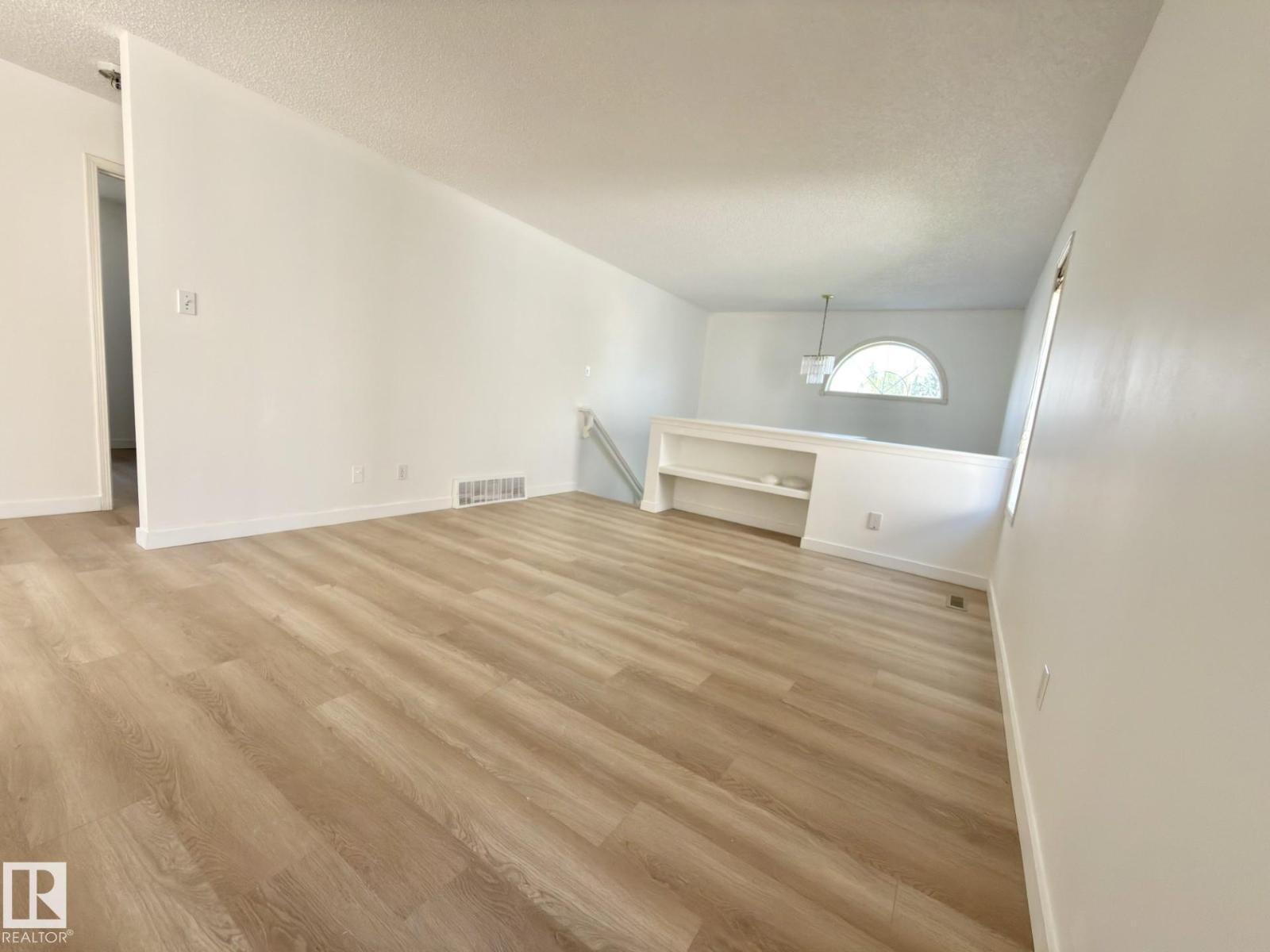 72 ASPENGLEN PL