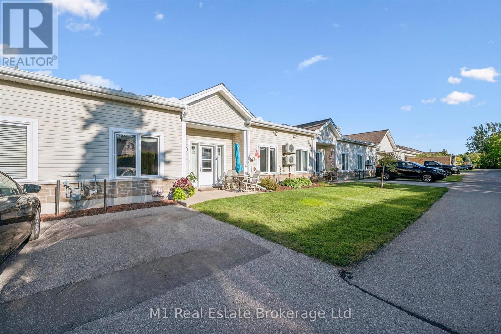 104 - 760 WOODHILL DRIVE