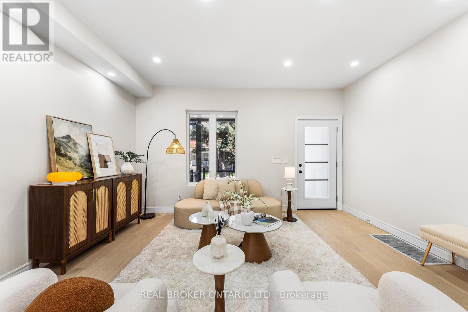 806 GLADSTONE AVENUE