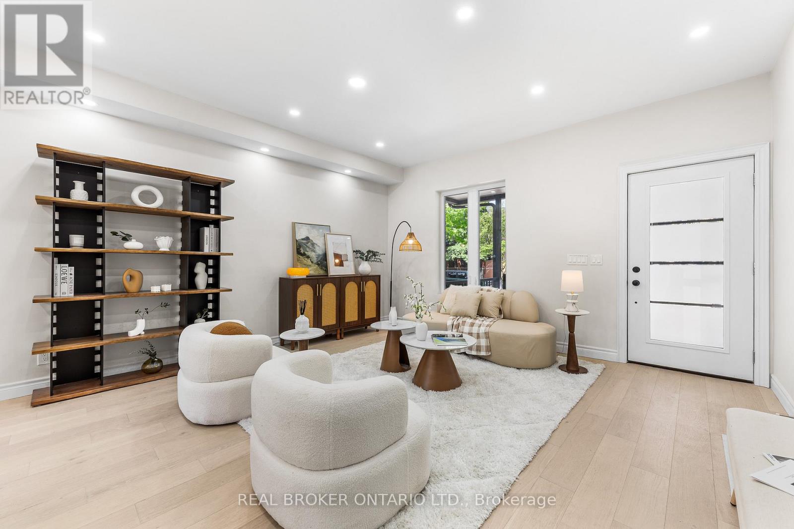 806 GLADSTONE AVENUE