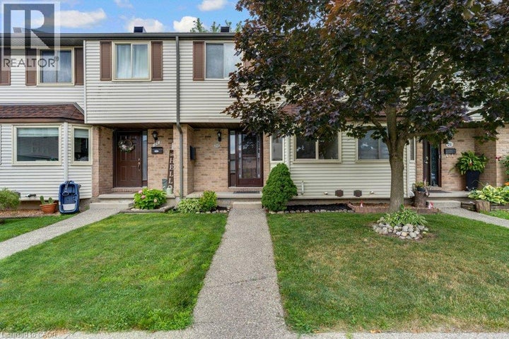 Photo 1 of 36 — 700 ERINBROOK Drive Unit# 22, Kitchener, ON N2E 2S7