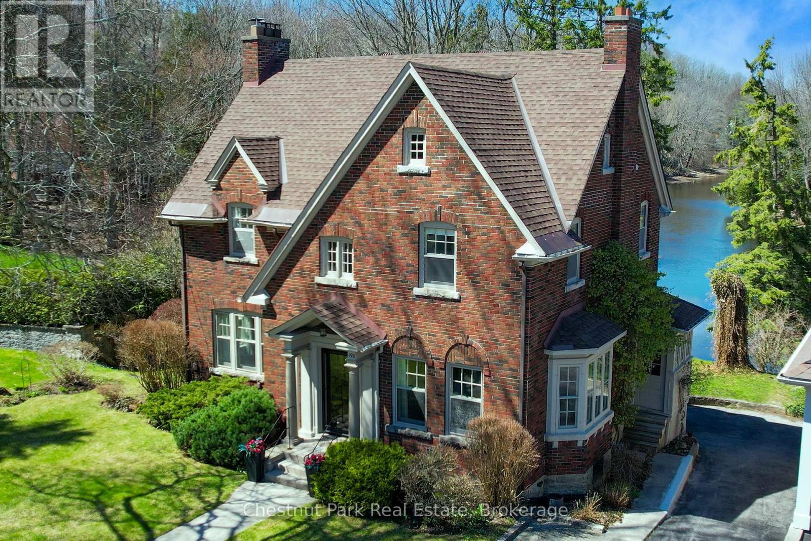 190 4TH STREET W