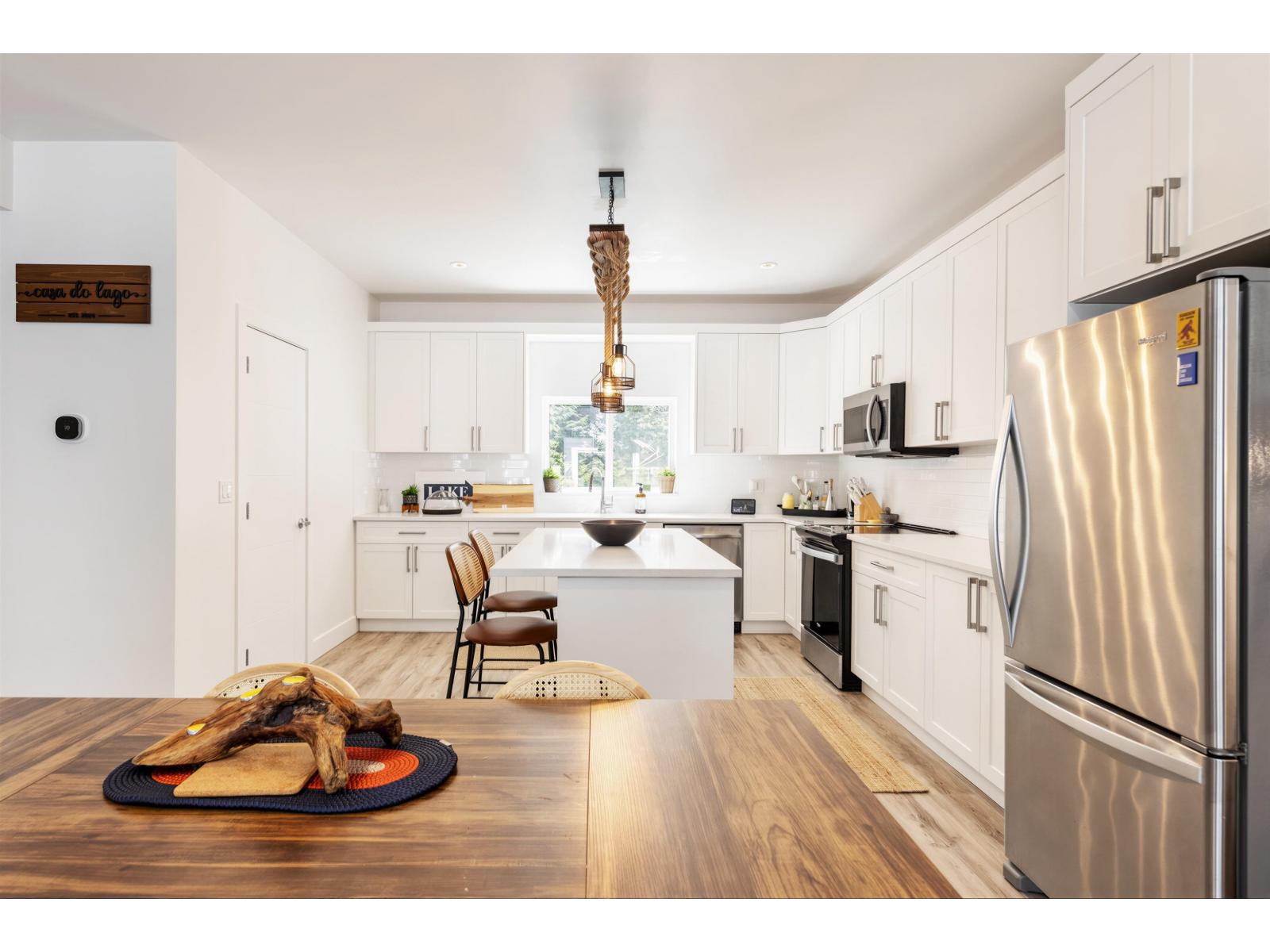 16 750 HOT SPRINGS ROAD, Harrison Hot Springs