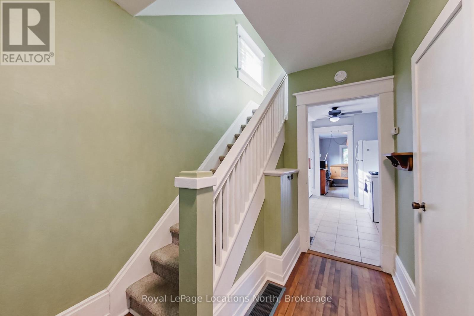 27 EDWIN STREET E